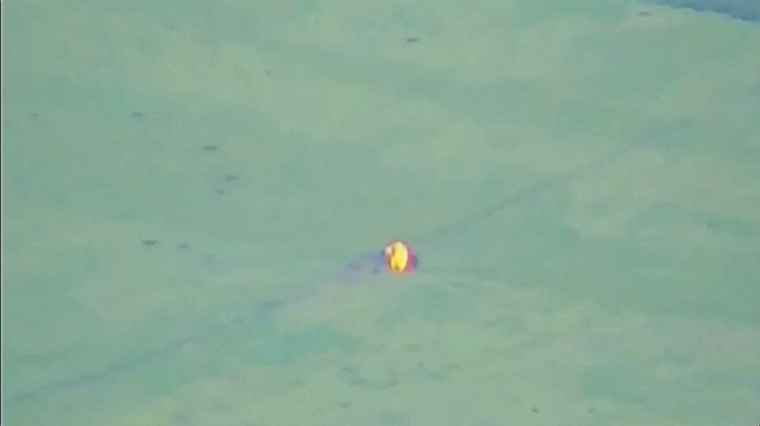 Une vidéo prise par un drone montre une explosion dans une zone non-identifiée