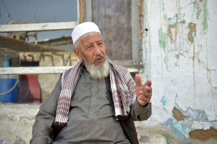 Le retraité Shah Rassoul Omari lors d'une interview chez lui à Kaboul, le 19 août 2025 en Afghanistan ( AFP / Bais Yusufi )
