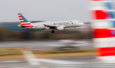 Un vol American Airlines atterrit à l'aéroport national Ronald Reagan de Washington