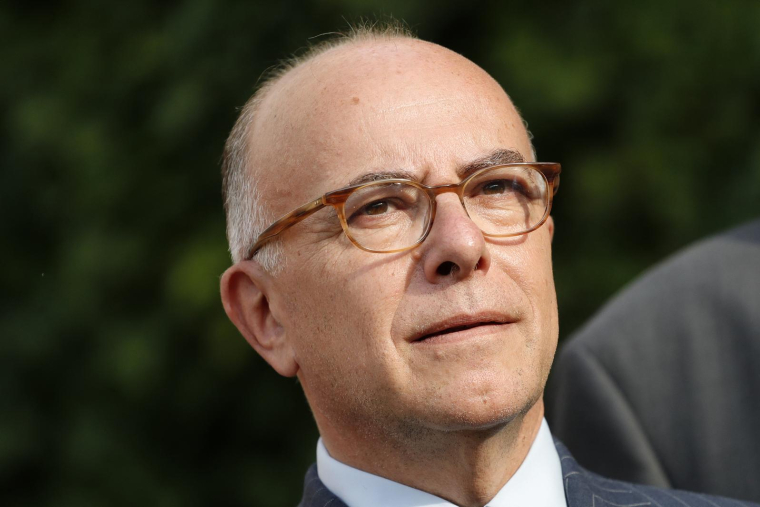 Bernard Cazeneuve, le 4 avril 2022, à Paris ( AFP / THOMAS SAMSON )