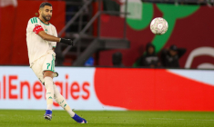 Des supporters congolais chambrent Riyad Mahrez au pied de l'hôtel de l'Algérie