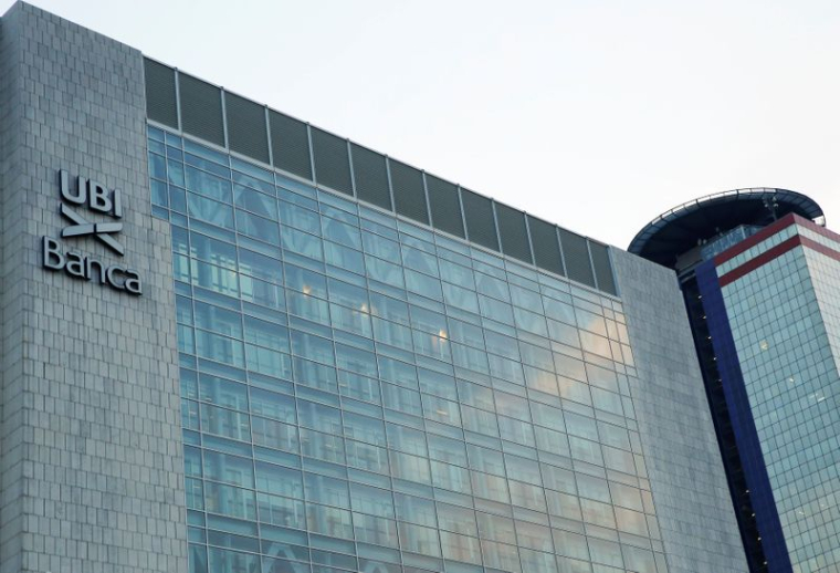 UBI BANCA GRIMPE APRÈS L'OFFRE D'ACHAT AMÉLIORÉE D'INTESA