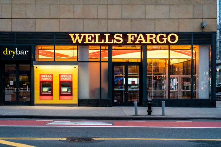Une succursale de la banque Wells Fargo à New York