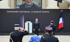 Hommage national aux Invalides à Paris au philosophe et sociologue Edgar Morin, mort à 104 ans le 3 juin 2026 ( AFP / Ludovic MARIN )