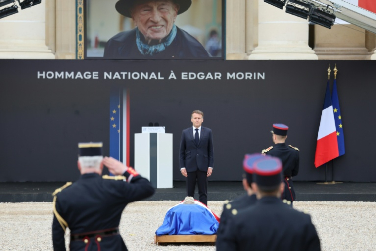Hommage national aux Invalides à Paris au philosophe et sociologue Edgar Morin, mort à 104 ans le 3 juin 2026 ( AFP / Ludovic MARIN )