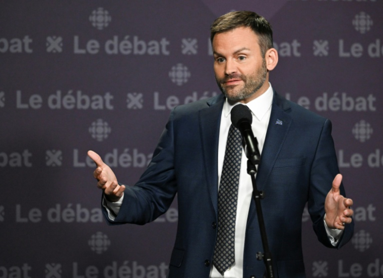 Le chef du Parti québécois (PQ), Paul St-Pierre Plamondon, s'adresse aux médias à Montréal (Québec, Canada), le 23 septembre 2026 ( POOL / Graham Hughes )