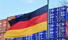 Un drapeau allemand dans le port de Hambourg