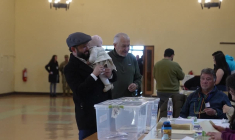 Le président Chilien Gabriel Boric vote à l'élection présidentielle