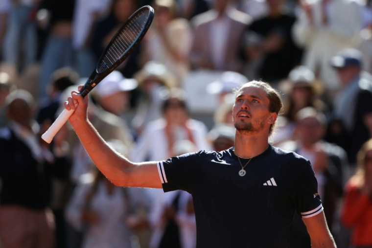 L'Allemand Alexander Zverev, qualifié pour la finale de Roland-Garros, en battant le Tchèque Jakub Mensik, le 5 juin 2026 ( AFP / ALAIN JOCARD )