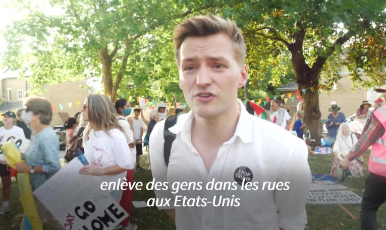"Pas le bienvenu": une ville anglaise manifeste contre les vacances de JD Vance
