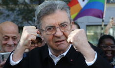 Jean-Luc Mélenchon à Paris, le 3 octobre 2026. ( AFP / KENZO TRIBOUILLARD )