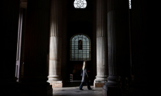 FRANCE: AU MOINS 216.000 MINEURS VICTIMES D'ABUS SEXUELS DANS L'EGLISE DEPUIS 1950