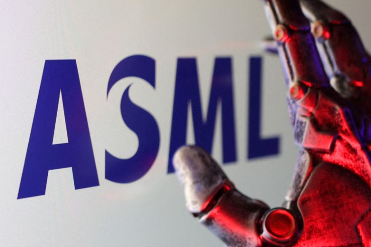 L'illustration montre le logo d'ASML