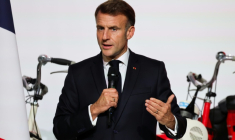 Le président Emmanuel Macron à Paris le 14 novembre 2025 ( AFP / Ludovic MARIN )