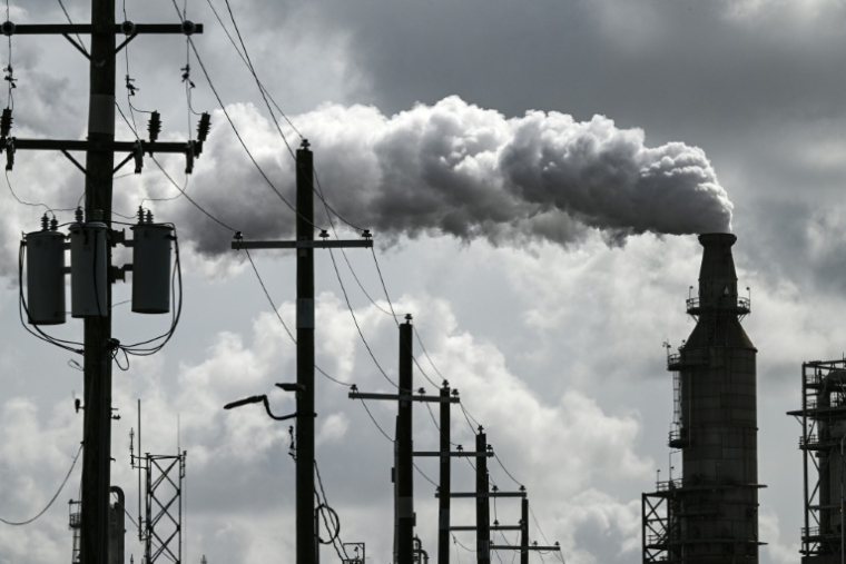 Une rafinerie pétrolière à Houston, le 29 août 2025 au Texas ( AFP / RONALDO SCHEMIDT )