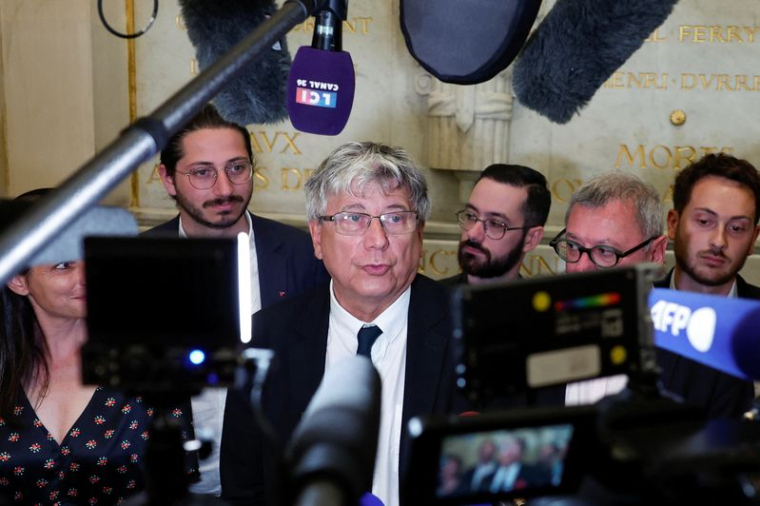 Première session de l'Assemblée nationale française nouvellement élue, à Paris