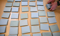 Dans un bureau de vote à Illkirch-Graffenstaden, pour les élections législatives, le 7 juillet 2024 ( AFP / SEBASTIEN BOZON )