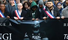 La marche blanche en hommage à Pengo Bossio Wangi, le 25 octobre 2026, à Aubervilliers ( AFP / Sameer AL-DOUMY )