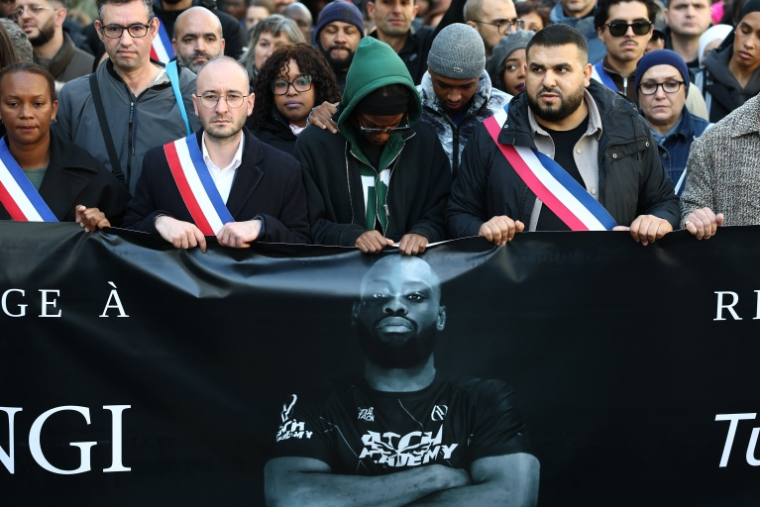 La marche blanche en hommage à Pengo Bossio Wangi, le 25 octobre 2026, à Aubervilliers ( AFP / Sameer AL-DOUMY )