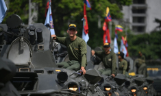 Des soldats vénéuéliens participent à un déploiement militaire en soutien au président du Venezuela, Nicolas Maduro, sur l'avenue Bolívar à Caracas, le 23 septembre 2025 ( AFP / Federico PARRA )