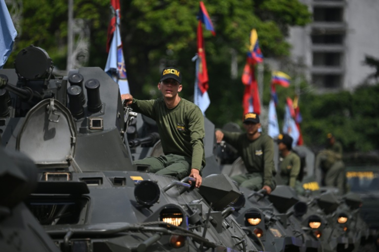 Des soldats vénéuéliens participent à un déploiement militaire en soutien au président du Venezuela, Nicolas Maduro, sur l'avenue Bolívar à Caracas, le 23 septembre 2025 ( AFP / Federico PARRA )