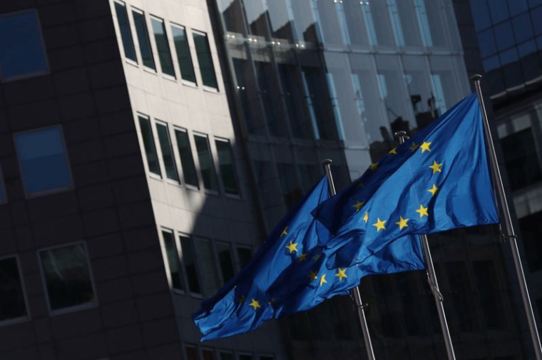 BRUXELLES PRÊT À OUVRIR UNE ENQUÊTE SUR L'OFFRE D'ESSILORLUXOTTICA SUR GRANDVISION