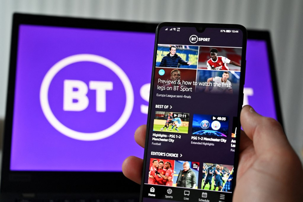 Télécoms: BT annonce un bénéfice annuel en petite hausse et taille encore dans ses coûts