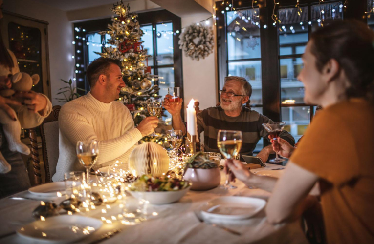 Chef à domicile, livraison de plats, traiteur: des solutions pour offrir un festin à vos convives. ( crédit photo : Getty Images )