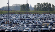 FRANCE/AUTO: LA PÉNURIE DE PUCES RISQUE DE PESER SUR LA REPRISE DU MARCHÉ EN 2021