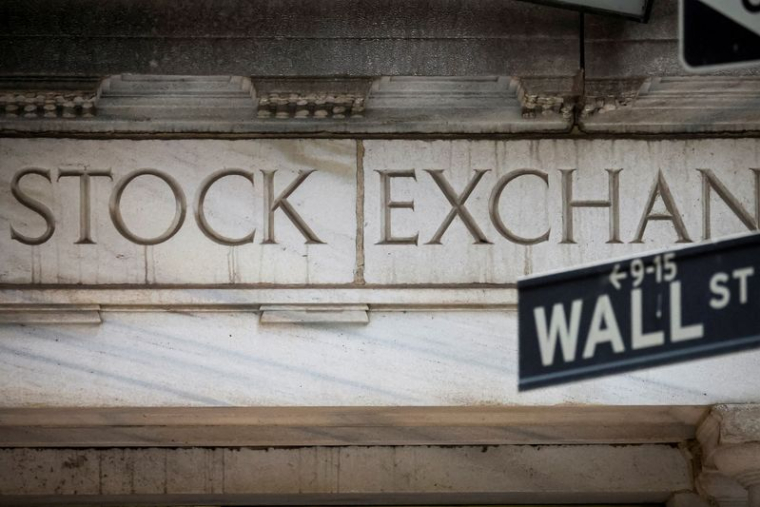 L'entrée de la rue Wall à la Bourse de New York à New York