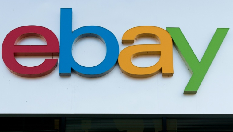 La plateforme de ventes en ligne américaine eBay est visée par une enquête après avoir été signalée par le gouvernement pour la vente de produits illégaux ( AFP / JOSH EDELSON )