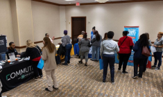 Salon de l'emploi pour les travailleurs fédéraux licenciés ces dernières semaines dans le cadre de réductions d'effectifs à Kansas City