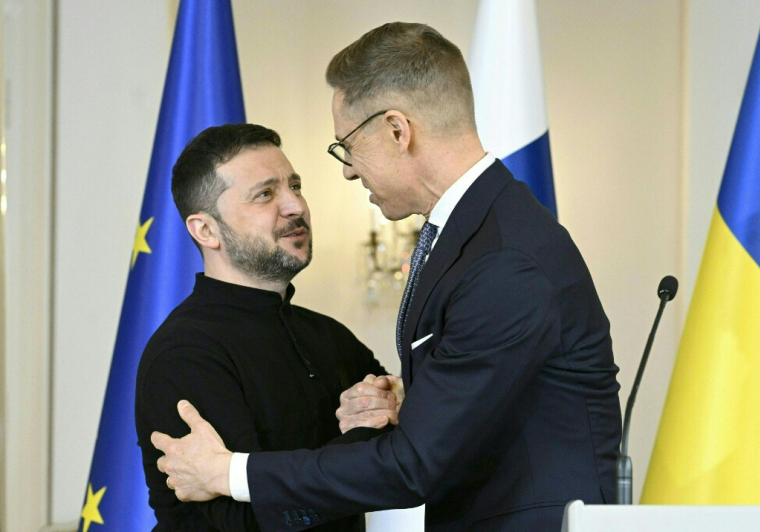 Volodymyr Zelensky et Alexander Stubb, à Helsinki, le 19 mars 2025 ( Lehtikuva / HEIKKI SAUKKOMAA )