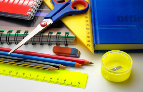 42% des parents d'élèves se sont dits intéressés par les fournitures scolaires de seconde main. (illustration) (ds_30 / Pixabay)