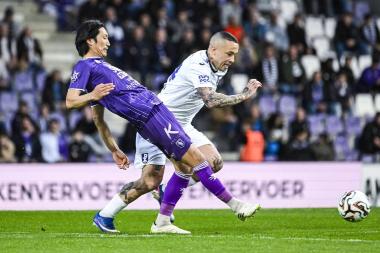 Jets de gobelets, Nainggolan insulté, adjoint entré en jeu : ce barrage d'accession en D1 belge a vrillé