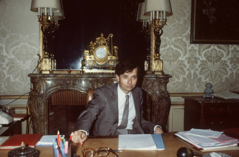Louis Schweitzer, alors chef de cabinet de Laurent Fabius, à Matignon, le 20 juillet 1984 à Paris ( AFP / JACQUES DEMARTHON )