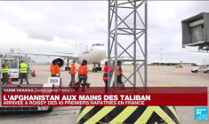 Arrivée à Roissy des 45 premiers rapatriés de Kaboul en France