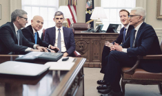 Rencontre à la Maison Blanche, entre Bill Gates (Microsoft), Jeff Bezos (Amazon), Larry Page (Google), Mark Zuckerbert (Meta Platforms) et Tim Cool (Apple) sur cette photo générée  par le programme artificielle Midjourney. (© Midjourney/PJ-Tardiveau)