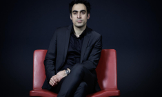 Amir Reza-Tofighi lors d'une séance photo à Paris le 15 janvier 2025. Il a été élu le 21 janvier 2025 président de la Confédération des Petites et Moyennes Entreprises (CPME). ( AFP / STEPHANE DE SAKUTIN )