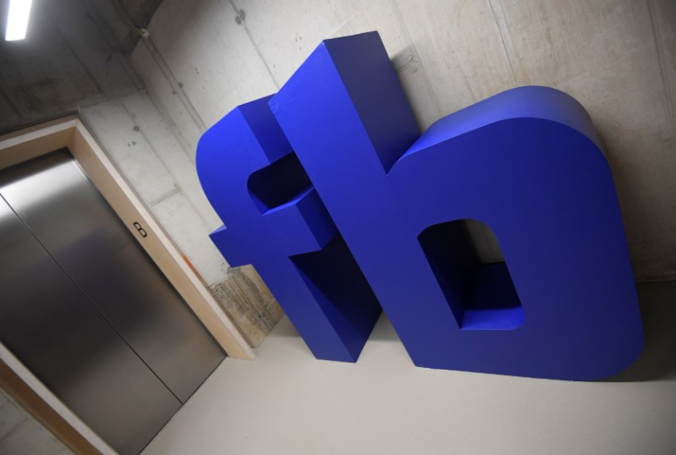 SOLOCAL S'ALLIE À FACEBOOK DANS LA PUB DES PME, LE TITRE MONTE