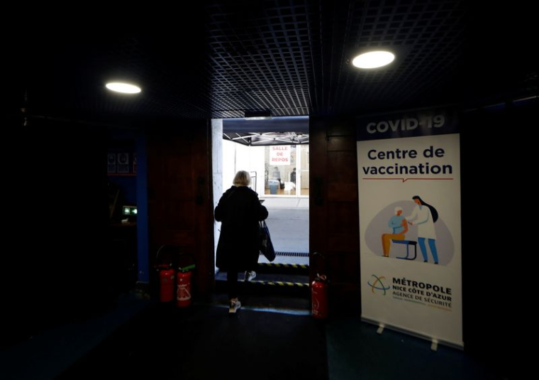 ARRÊT DES PRIMO-INJECTIONS EN ÎLE-DE-FRANCE DANS LES ÉTABLISSEMENTS DE SANTÉ, SELON UNE SOURCE