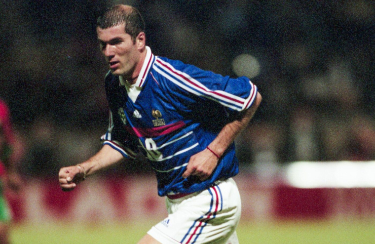 Zinédine Zidane prêt à reprendre du service en équipe de France
