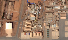 Photo satellite fournie par 2026 Planet Labs PBC le 29 janvier 2026, montrant l'aéroport de Niamey, au Niger, où des dégâts sont visibles sur les toits de hangars ( 2026 Planet Labs PBC / - )