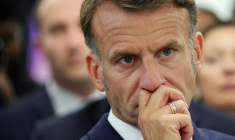 Le président Emmanuel Macron, le 22 mai 2026 à Bruyères-le-Châtel, au sud de Paris ( POOL / Ludovic MARIN )