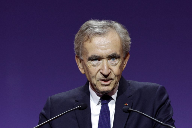 Bernard Arnault, le 10 octobre 2024, à Paris ( AFP / GEOFFROY VAN DER HASSELT )