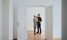 Quand vous louez un bien immobilier nu, vous avez potentiellement des changements de locataires moins fréquents.