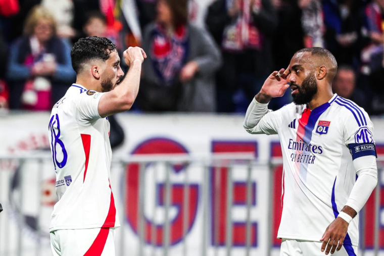 Pour Alexandre Lacazette, Rayan Cherki est de la trempe de Mesut Özil