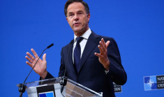 Mark Rutte donne une conférence de presse au siège de l'Alliance à Bruxelles