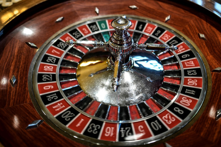 ( AFP / STEPHANE DE SAKUTIN )