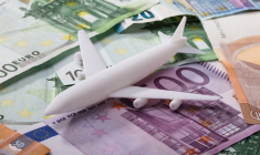 (Crédits photo : Adobe Stock - Tarifs des billets d'avion qui s'envolent du fait de la tarification dynamique)